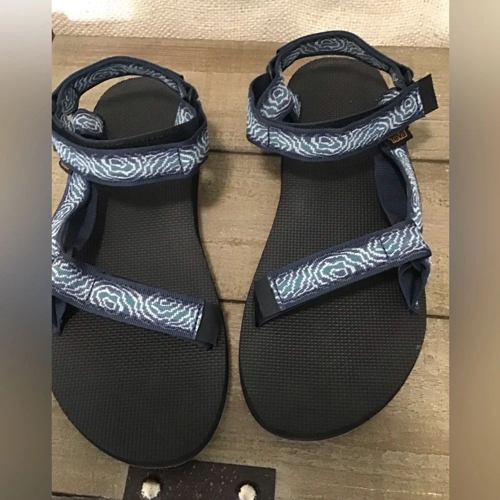 Teva original universal Navy and Teal Patterned Strap Sandals. NWOT
